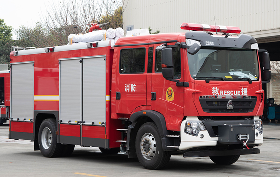 Sinotruk HOWO 6t Καφετέριες με αφρό νερού Πυροσβεστικό φορτηγό Πολλαπλής χρήσης China Manufacturer