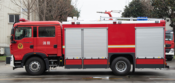 Sinotruk HOWO 6t Καφετέριες με αφρό νερού Πυροσβεστικό φορτηγό Πολλαπλής χρήσης China Manufacturer