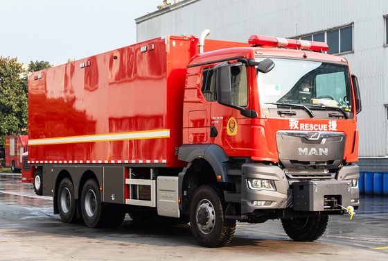 Ανθρώπινο εξοπλισμό Πυροσβεστικό φορτηγό Καλής ποιότητας Εξειδικευμένο όχημα Κίνα Εργοστάσιο