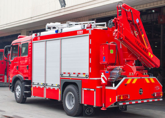 Ειδικό πυροσβεστικό όχημα Sinotruk HOWO με τα σωστικά μέσα