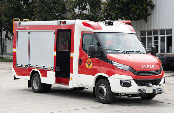 IVECO ΚΑΘΗΜΕΡΙΝΟ μικρό πυροσβεστικό όχημα με τα εργαλεία δεξαμενών και διάσωσης νερού 3000L
