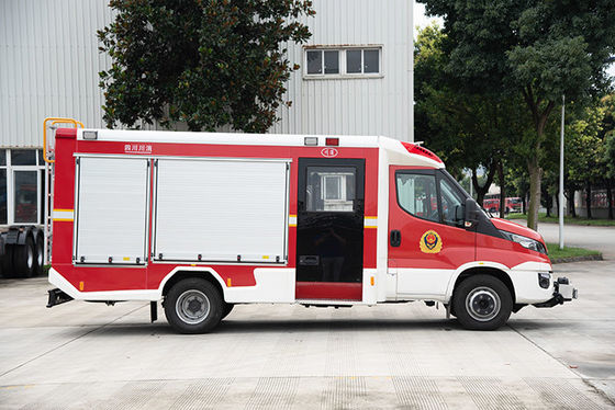 IVECO ΚΑΘΗΜΕΡΙΝΟ μικρό πυροσβεστικό όχημα με τα εργαλεία δεξαμενών και διάσωσης νερού 3000L