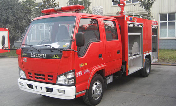 Μικρό πυροσβεστικό όχημα ISUZU με 2000 λίτρα υγρών δεξαμενών και τη διπλή καμπίνα υπόλοιπου κόσμου