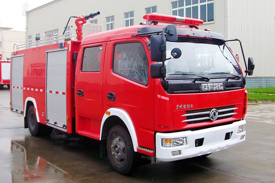 Μικρό πυροσβεστικό όχημα Dongfeng με τη δεξαμενή νερού 3500L και τη διπλή καμπίνα υπόλοιπου κόσμου