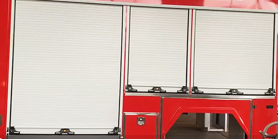 Ρόλος πυροσβεστικών οχημάτων επάνω στις πόρτες και τα παραθυρόφυλλα κυλίνδρων για τις συσκευές πυρκαγιάς